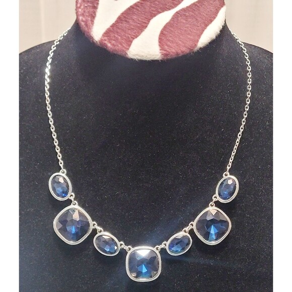 Crown Trifari Faceted Royal Blue Silvertone Chain Necklace Vintage Signed - Picture 1 of 4
